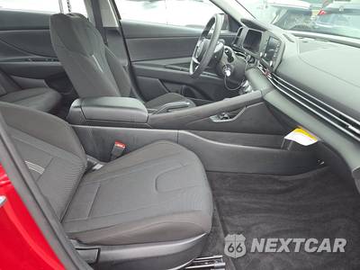 2025 Hyundai Elantra SE - zdjęcie 8 z 29 - miniatura