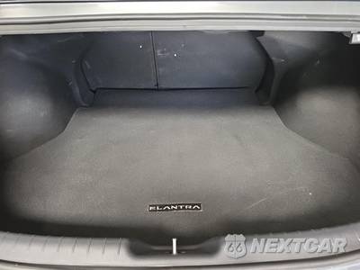 2026 Hyundai Elantra SEL Sport Premium - zdjęcie 13 z 18 - miniatura