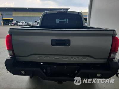 2019 Toyota Tacoma TRD Off-Road Crew Cab Medium Bed - zdjęcie 5 z 17 - miniatura