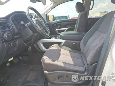 2022 Nissan TITAN SV Crew Cab Short Bed - zdjęcie 7 z 18 - miniatura