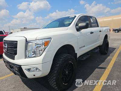 2022 Nissan TITAN SV Crew Cab Short Bed