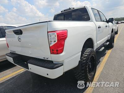 2022 Nissan TITAN SV Crew Cab Short Bed - zdjęcie 4 z 18 - miniatura