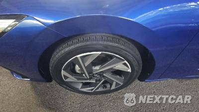 2025 Hyundai Elantra Limited - zdjęcie 19 z 30 - miniatura