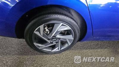 2025 Hyundai Elantra Limited - zdjęcie 28 z 30 - miniatura
