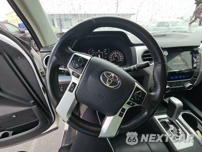 2020 Toyota Tundra Platinum Crew Cab Short Bed - zdjęcie 10 z 31 - miniatura