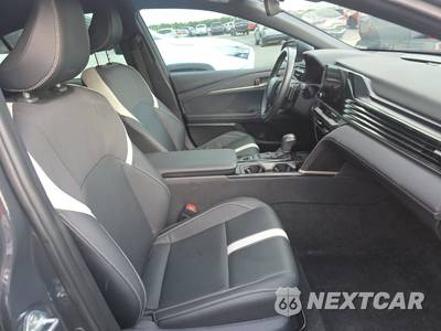 2026 Toyota Camry SE - zdjęcie 8 z 33 - miniatura