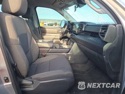 2023 Toyota Tundra SR Crew Cab Short Bed - zdjęcie 8 z 25 - miniatura