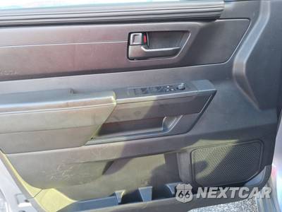 2023 Toyota Tundra SR Crew Cab Short Bed - zdjęcie 9 z 25 - miniatura
