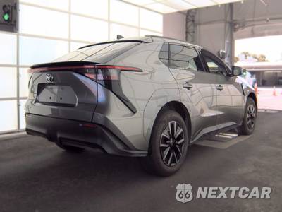 2026 Toyota bZ XLE Plus - zdjęcie 4 z 20 - miniatura
