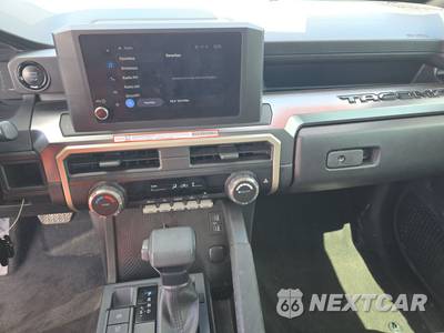 2025 Toyota Tacoma SR5 Crew Cab Medium Bed - zdjęcie 11 z 29 - miniatura