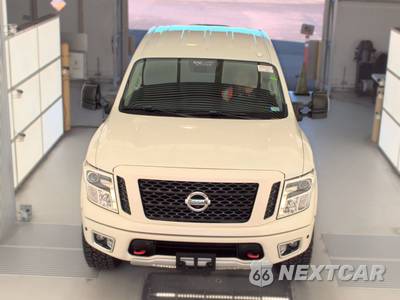 2018 Nissan TITAN PRO-4X Crew Cab Short Bed - zdjęcie 2 z 50 - miniatura