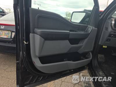 2025 Ford F-150 XLT Crew Cab Short Bed - zdjęcie 9 z 23 - miniatura
