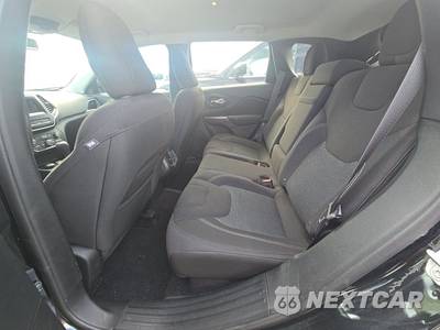 2019 Jeep Cherokee Latitude - zdjęcie 13 z 18 - miniatura