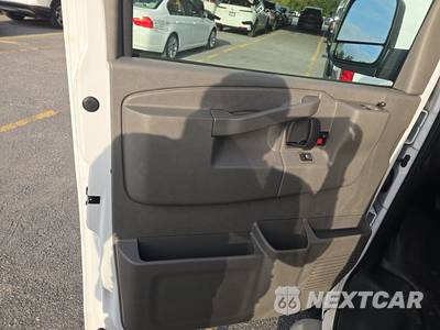 2025 Chevrolet Express 2500 Cargo Van 1WT 135.0" WB - zdjęcie 9 z 26 - miniatura