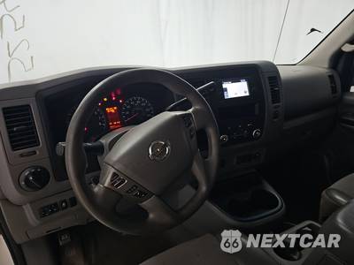 2014 Nissan NV3500 HD Passenger SV 146.1" WB - zdjęcie 11 z 30 - miniatura