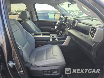 2023 Toyota Tundra SR5 Crew Cab Short Bed - zdjęcie 8 z 26 - miniatura