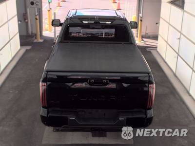 2024 Toyota Tundra Hybrid Platinum Crew Cab Short Bed - zdjęcie 5 z 22 - miniatura