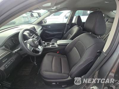 2025 Nissan Altima SV - zdjęcie 13 z 29 - miniatura