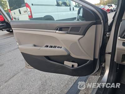 2020 Hyundai Elantra SE Sedan - zdjęcie 9 z 19 - miniatura