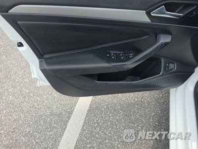 2021 Volkswagen Jetta R-Line - zdjęcie 9 z 31 - miniatura