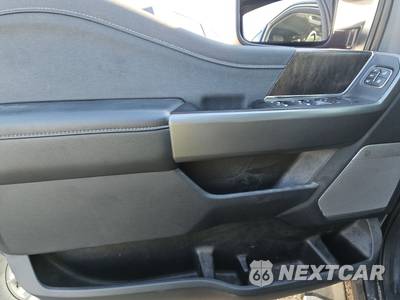 2025 Ford Super Duty F-250 Lariat Crew Cab Medium Bed - zdjęcie 9 z 19 - miniatura