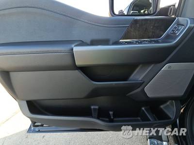 2025 Ford Super Duty F-250 Lariat Crew Cab Medium Bed - zdjęcie 9 z 23 - miniatura