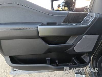 2025 Ford Super Duty F-250 Lariat Crew Cab Medium Bed - zdjęcie 9 z 20 - miniatura