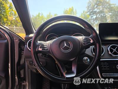 2018 Mercedes-Benz GLA 250 4MATIC - zdjęcie 10 z 34 - miniatura