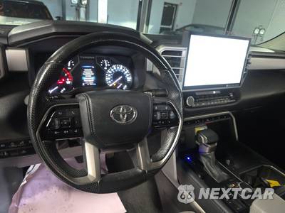 2022 Toyota Tundra Limited Extended Cab Medium Bed - zdjęcie 10 z 20 - miniatura