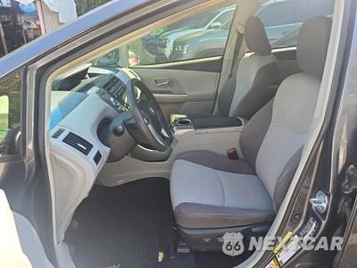 2016 Toyota Prius v Three - zdjęcie 13 z 21 - miniatura