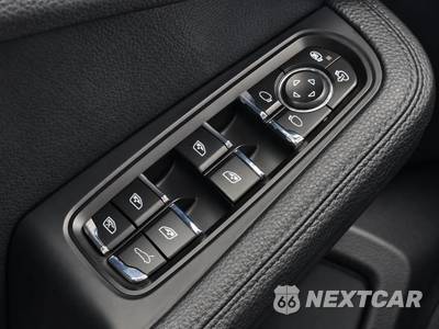 2017 Porsche Macan - zdjęcie 44 z 51 - miniatura