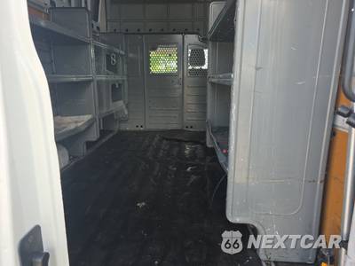 2020 Nissan NV2500 HD Cargo SV High Roof 146.1" WB - zdjęcie 13 z 32 - miniatura