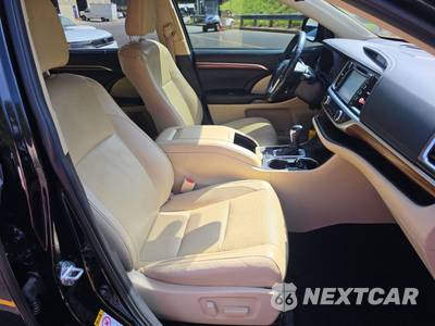 2019 Toyota Highlander Limited Platinum - zdjęcie 8 z 25 - miniatura