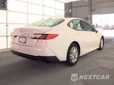 2026 Toyota Camry LE - zdjęcie 4 z 19 - miniatura