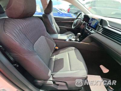 2026 Toyota Camry LE - zdjęcie 8 z 19 - miniatura