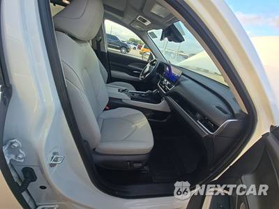 2025 Toyota Grand Highlander XLE - zdjęcie 8 z 22 - miniatura