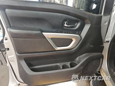 2018 Nissan TITAN XD SV Crew Cab Medium Bed - zdjęcie 9 z 35 - miniatura