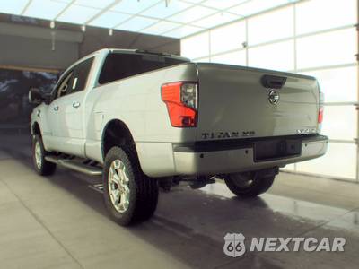2018 Nissan TITAN XD SV Crew Cab Medium Bed - zdjęcie 6 z 35 - miniatura