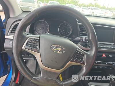 2017 Hyundai Elantra Value Edition Sedan - zdjęcie 10 z 17 - miniatura