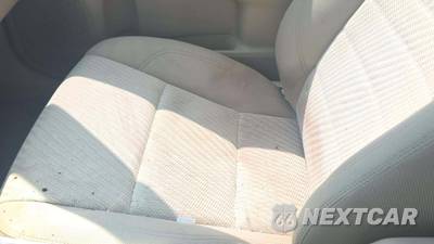 2015 Toyota Camry LE - zdjęcie 21 z 33 - miniatura