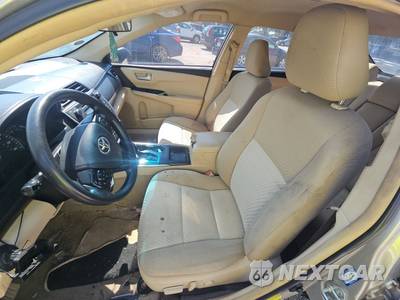 2015 Toyota Camry LE - zdjęcie 7 z 33 - miniatura