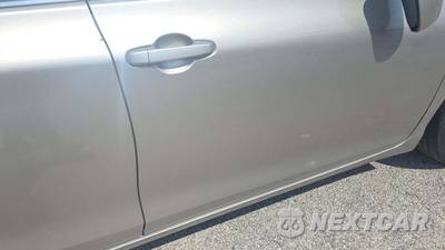 2015 Toyota Camry LE - zdjęcie 27 z 33 - miniatura