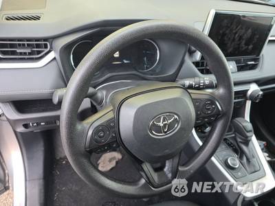 2025 Toyota RAV4 Hybrid XLE - zdjęcie 10 z 39 - miniatura