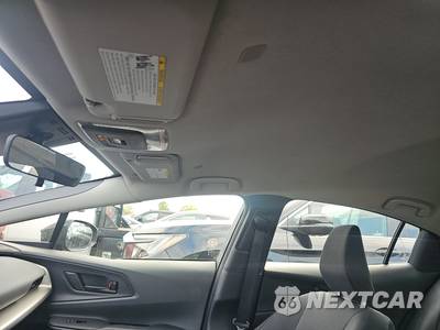 2025 Toyota Prius LE - zdjęcie 17 z 23 - miniatura