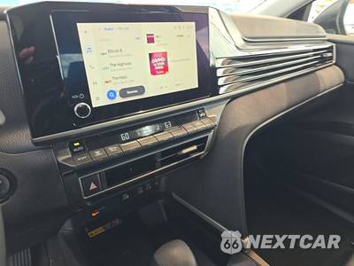 2025 Toyota Camry LE - zdjęcie 11 z 25 - miniatura