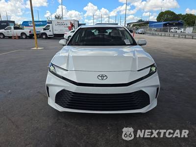 2025 Toyota Camry LE - zdjęcie 2 z 24 - miniatura