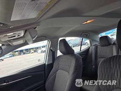 2025 Toyota Camry LE - zdjęcie 17 z 24 - miniatura