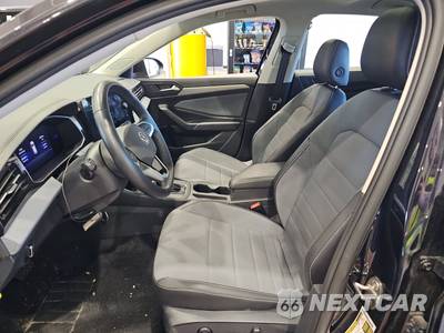 2025 Volkswagen Jetta SE - zdjęcie 7 z 35 - miniatura