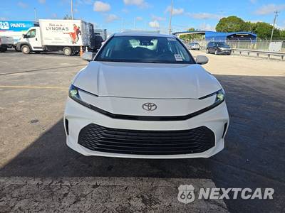 2025 Toyota Camry LE - zdjęcie 2 z 25 - miniatura