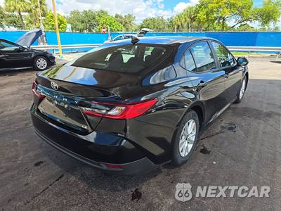 2025 Toyota Camry LE - zdjęcie 4 z 25 - miniatura